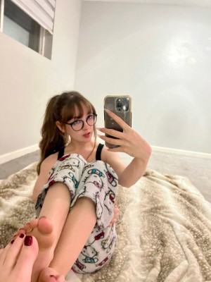 tiinybrat Nude Leaks OnlyFans Photos #2