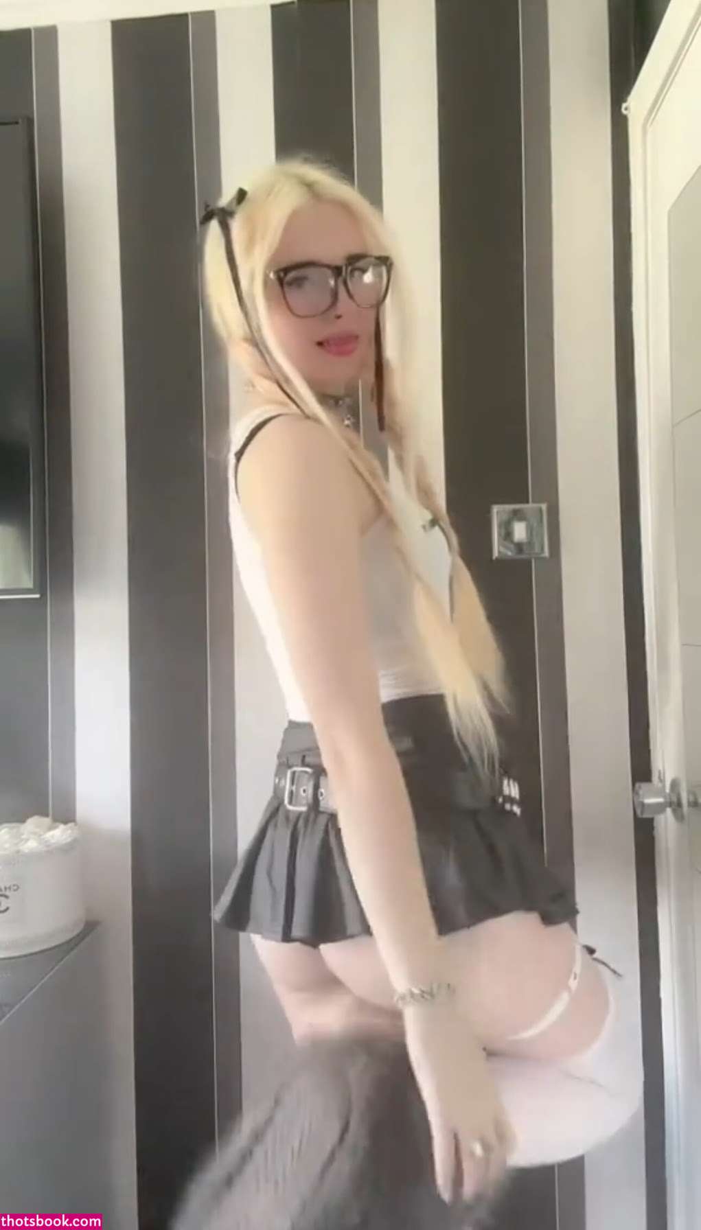 urdressupdoll sillylttlebrat ursweetkid Nude Leaks OnlyFans Photos #5 1856666