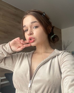 Petite Olya Nude Leaks OnlyFans Photos #1