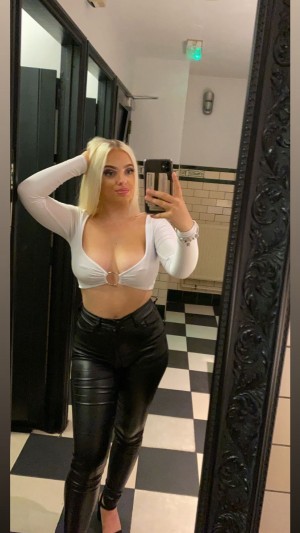 Brooke Lee Nude Leaks OnlyFans Photos #3