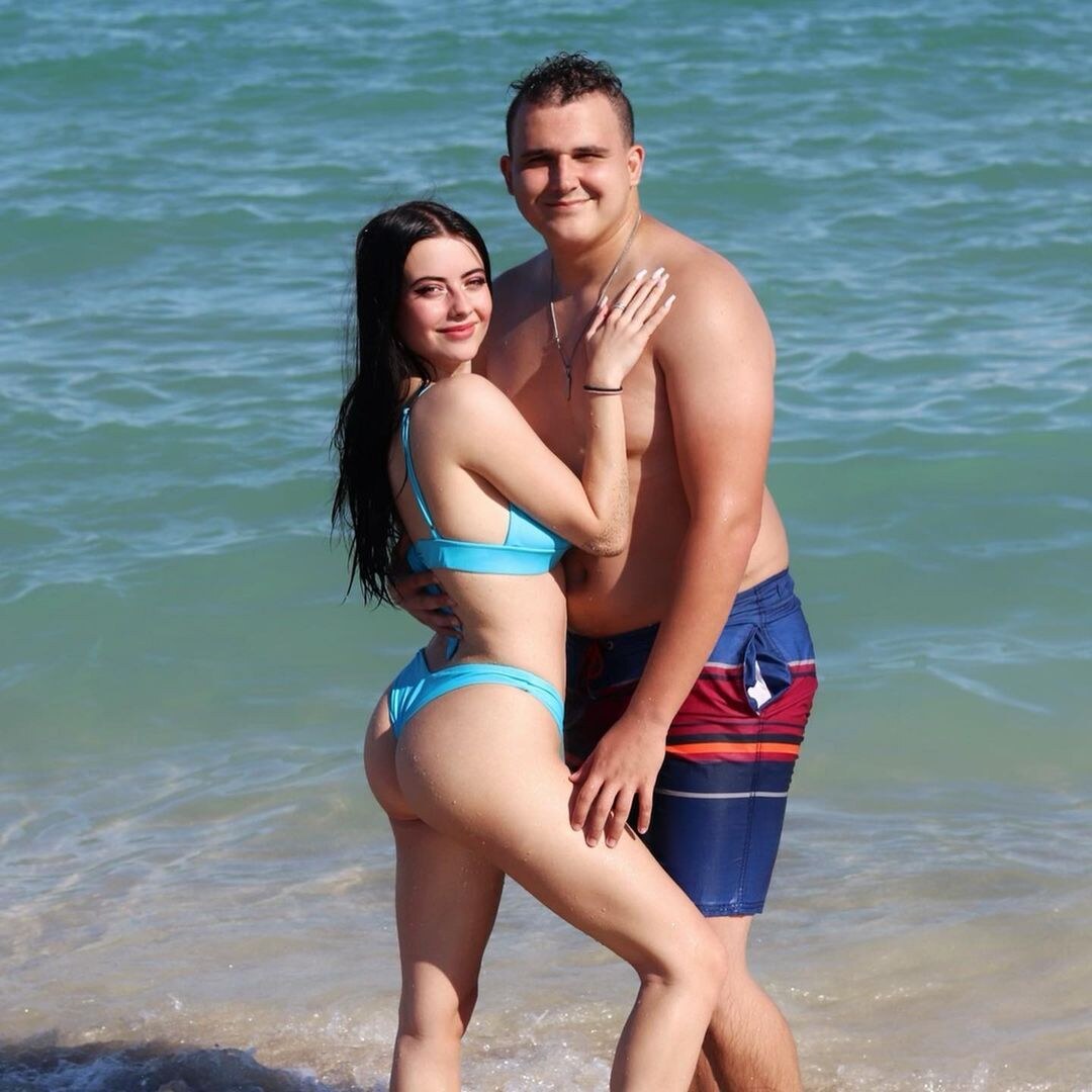 Burch twins Julia Photos 82891