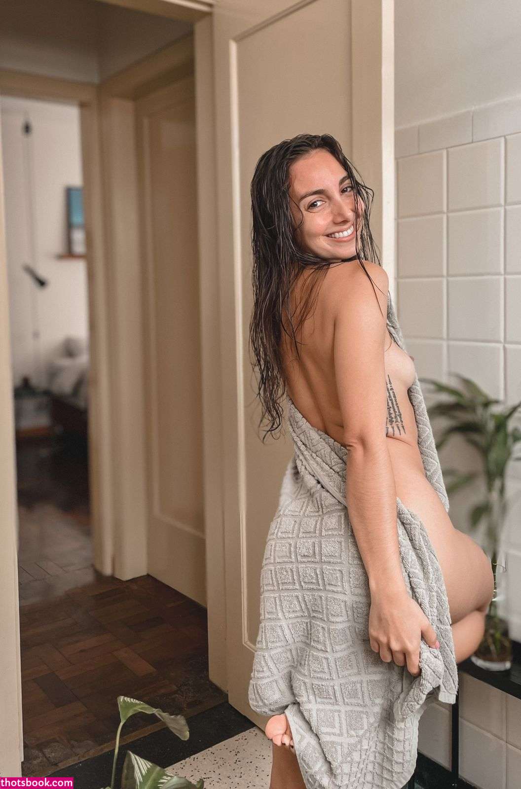 Ana Bloom Photos #1 152545