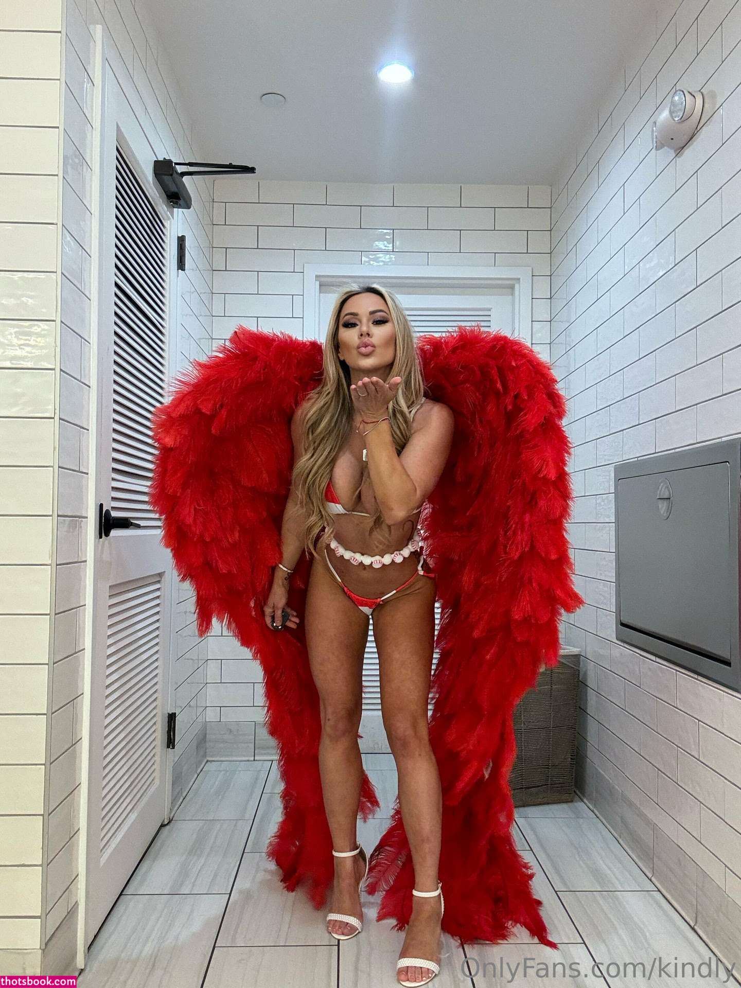 Kindly Myers Nude OnlyFans Photos #30 539756