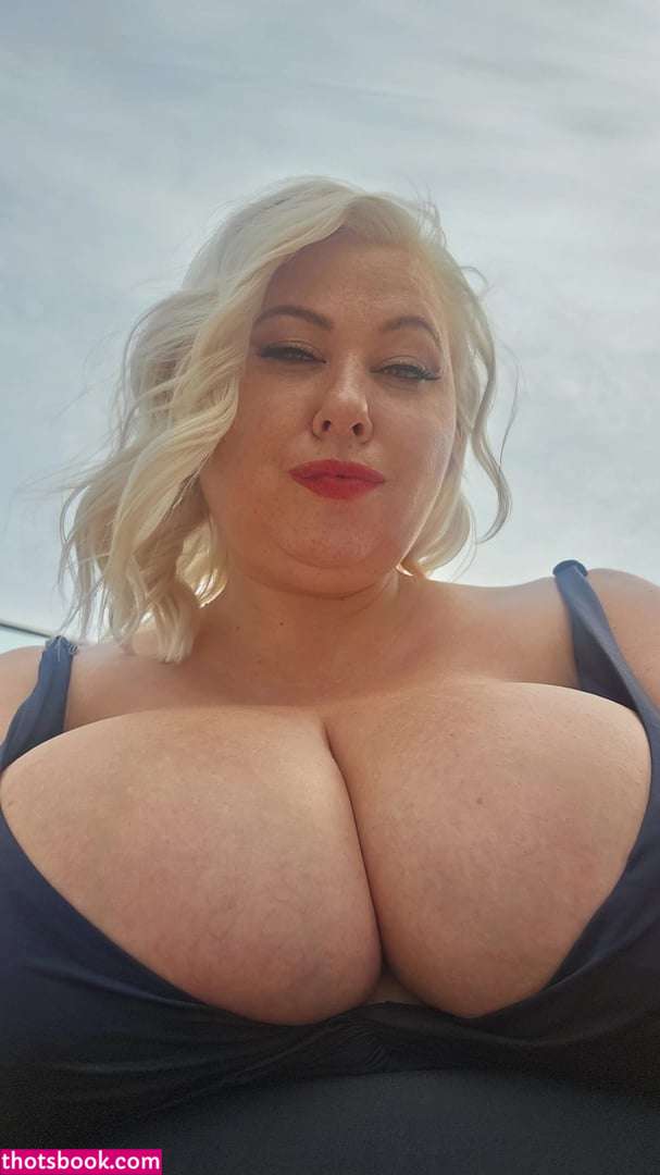 Lara Moore thecurvyone thecurvy1 Nude Leaks OnlyFans Photos #2 1916075