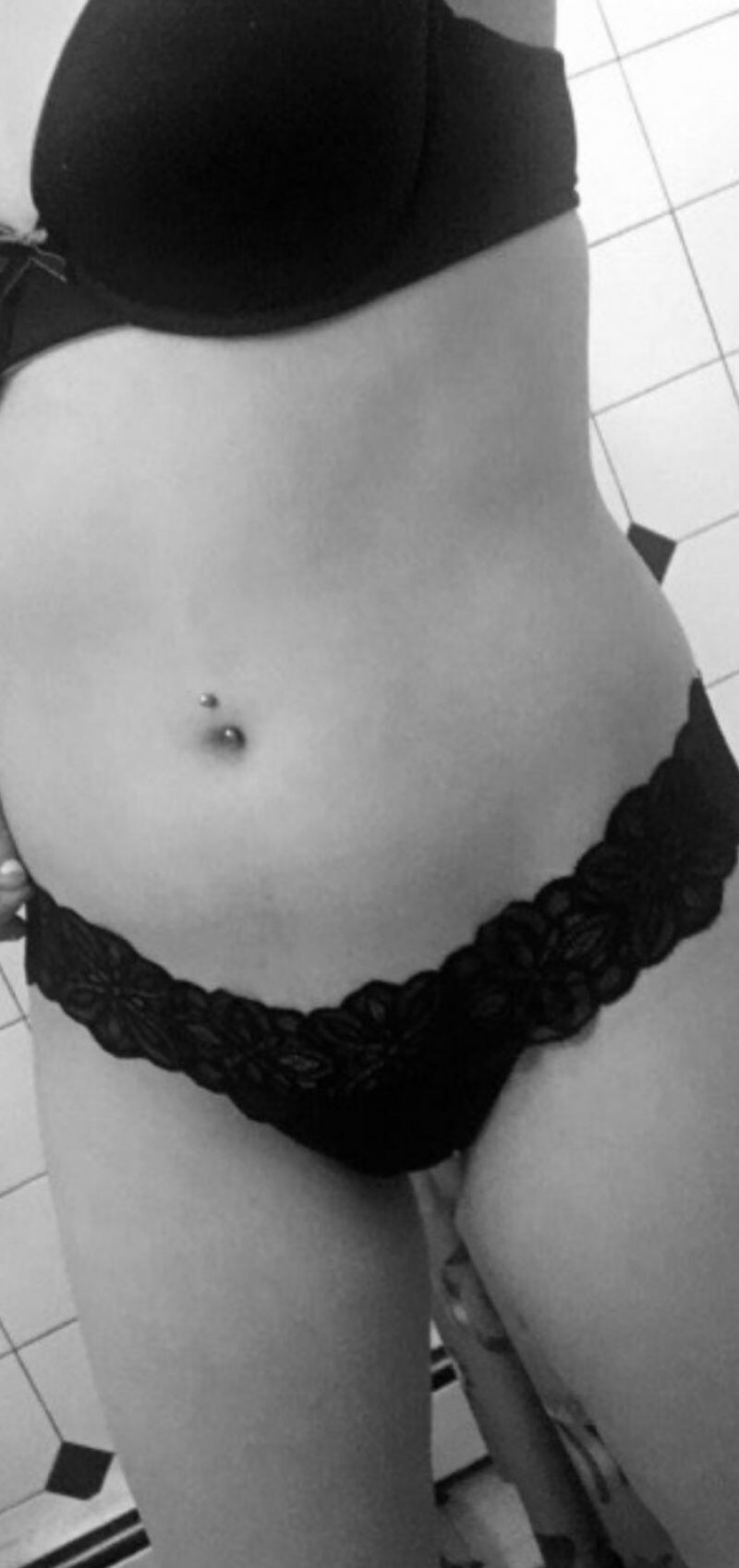 Taylor Pendergraf Nude 9989