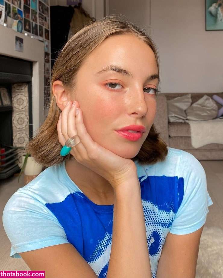 Amelie Manzoli Nude OnlyFans Photos #13 530176