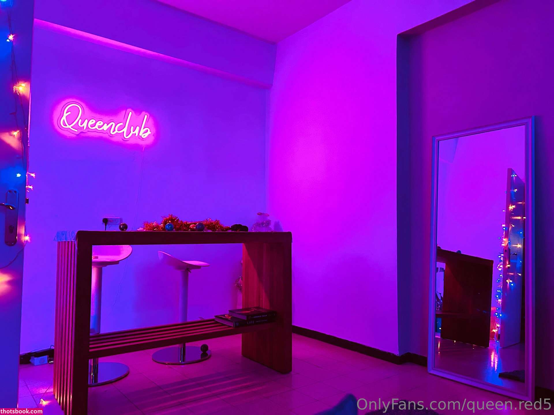 Queen Red Nude OnlyFans Photos #7 504675