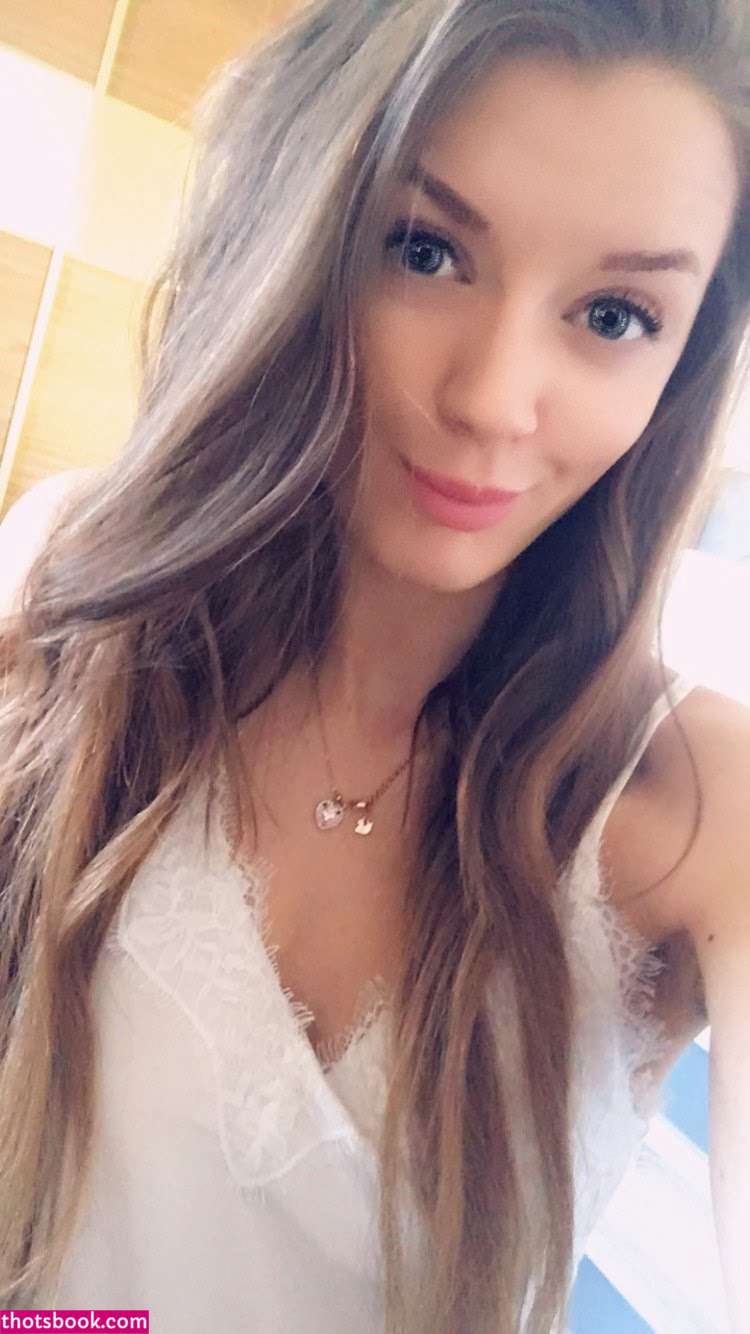 mirbee mirella mirbeemfc Nude Leaks OnlyFans Photos #2 1336247