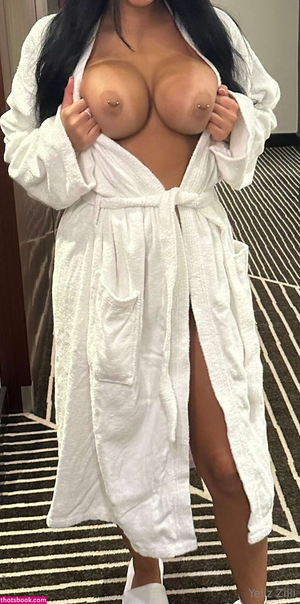 Yeliz Zilli sweating from pleasureYeliz Zilli's orgasmic expressionPost orgasm Yeliz Zilli bliss