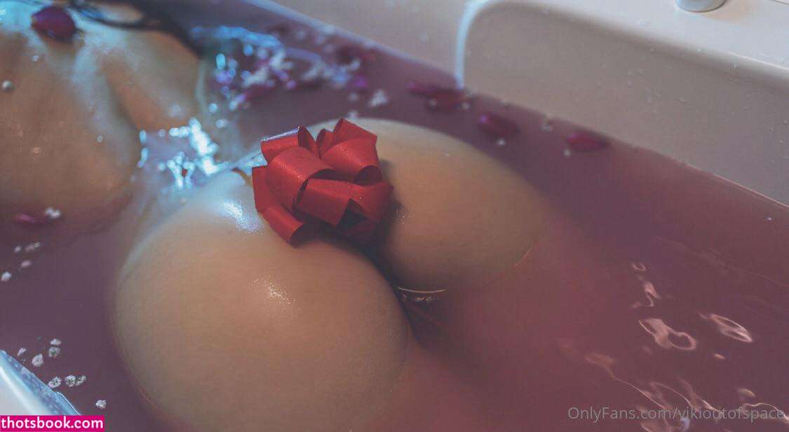 Vikioutofspace Nude OnlyFans Photos #1 928218