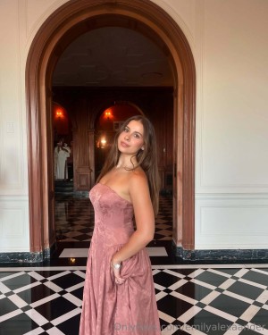 Emily Alexander Nude Leaks OnlyFans Photos #19