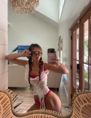 Julia Ernst Nude Leaks OnlyFans Photos #3