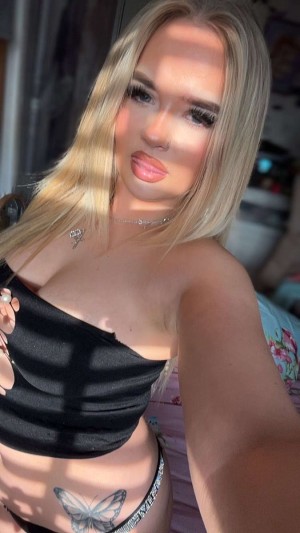 billiej x bslinkss Nude Leaks OnlyFans Photos #1