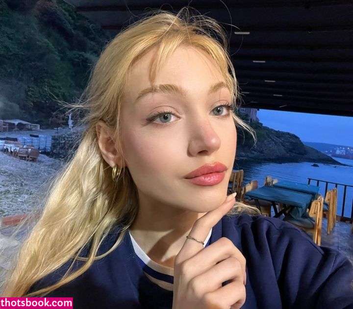 Duygu German Nude Leaks OnlyFans Photos #5 1648219