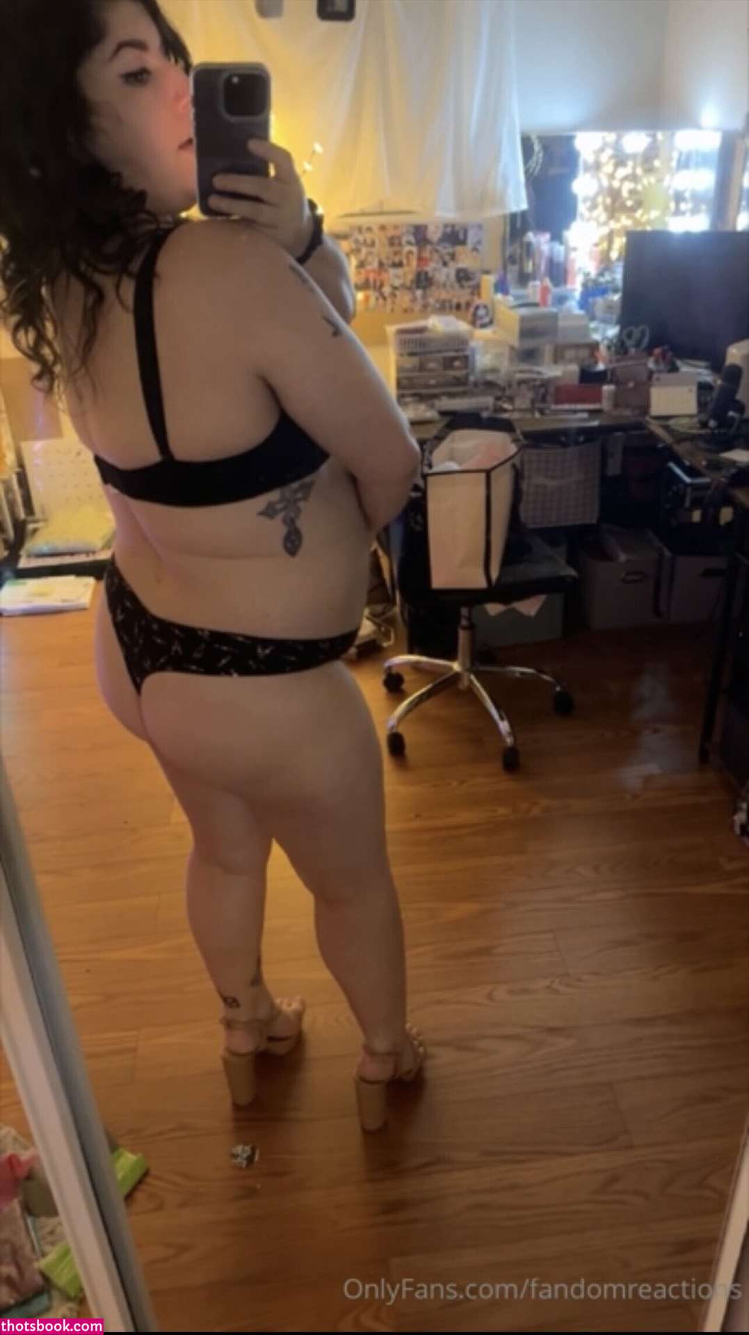 FandomReactions Nude Leaks OnlyFans Photos #2 1647043