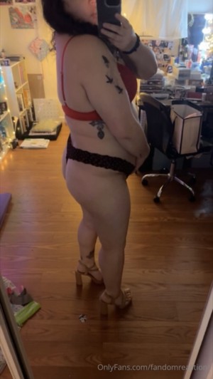 FandomReactions Nude Leaks OnlyFans Photos #2