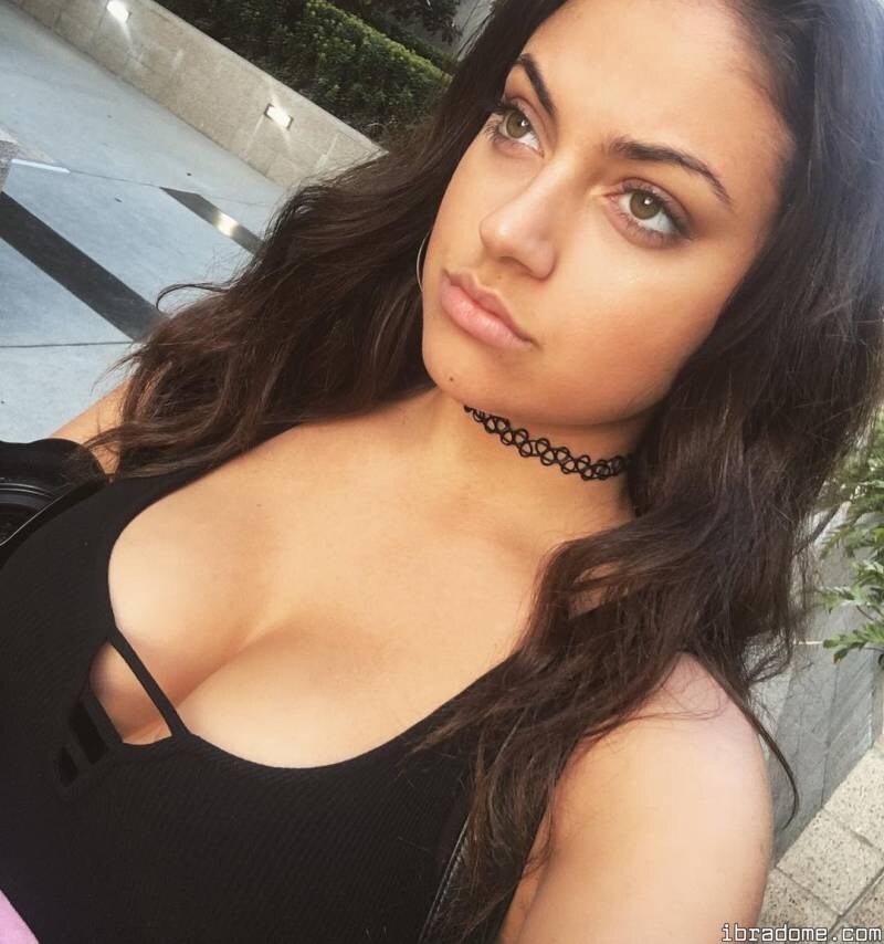 Inanna Sarkis Sexy Photos 26338