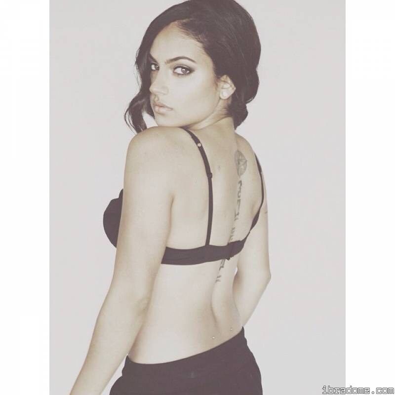 Inanna Sarkis Sexy Photos 26342