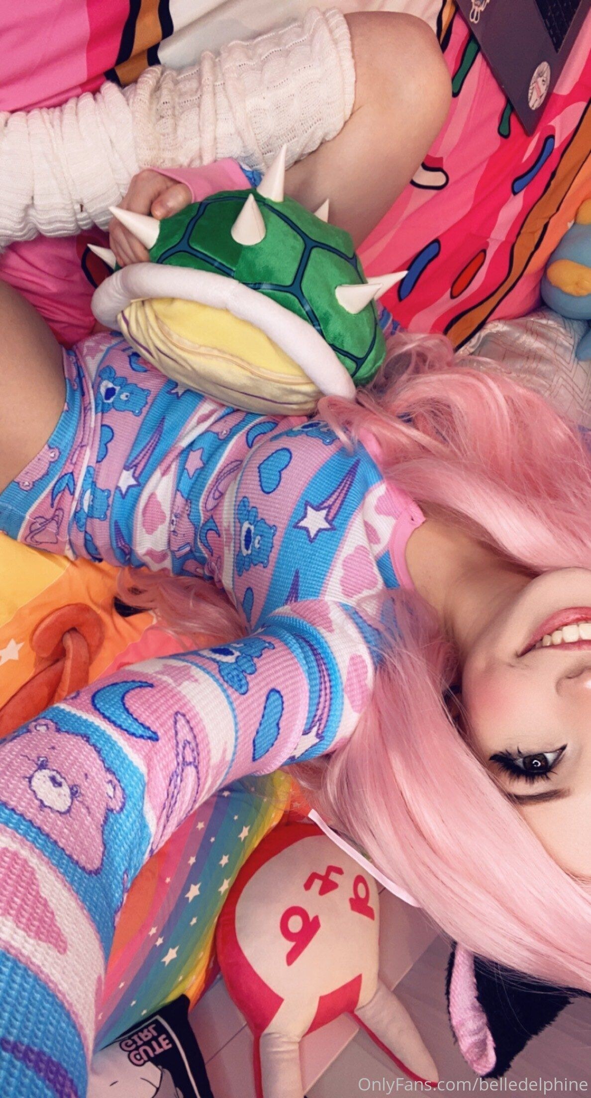 Belle Delphine Tame Agent PJ7 Set 87136