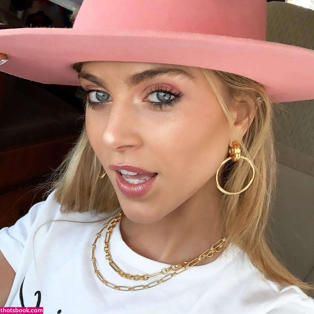 Anne Winters Nude Photos #2 613446