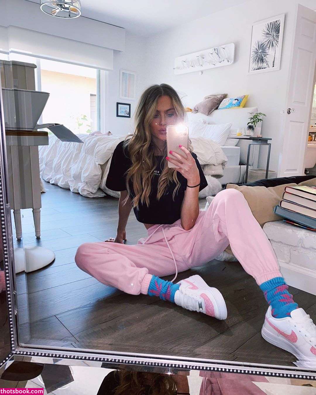 Anne Winters Nude Photos #11 615682