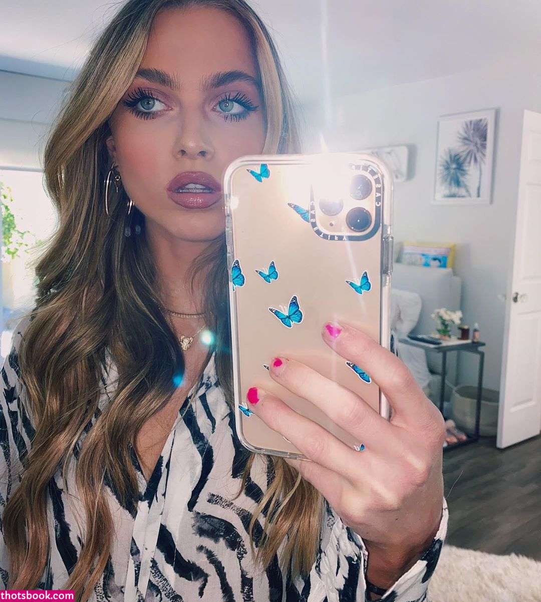 Anne Winters Nude Photos #11 615700