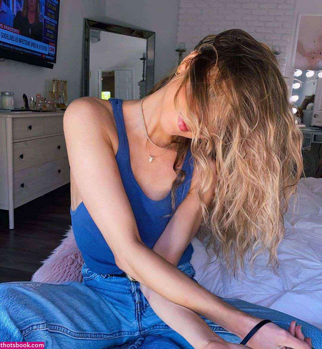 Anne Winters Nude Photos #12 615739