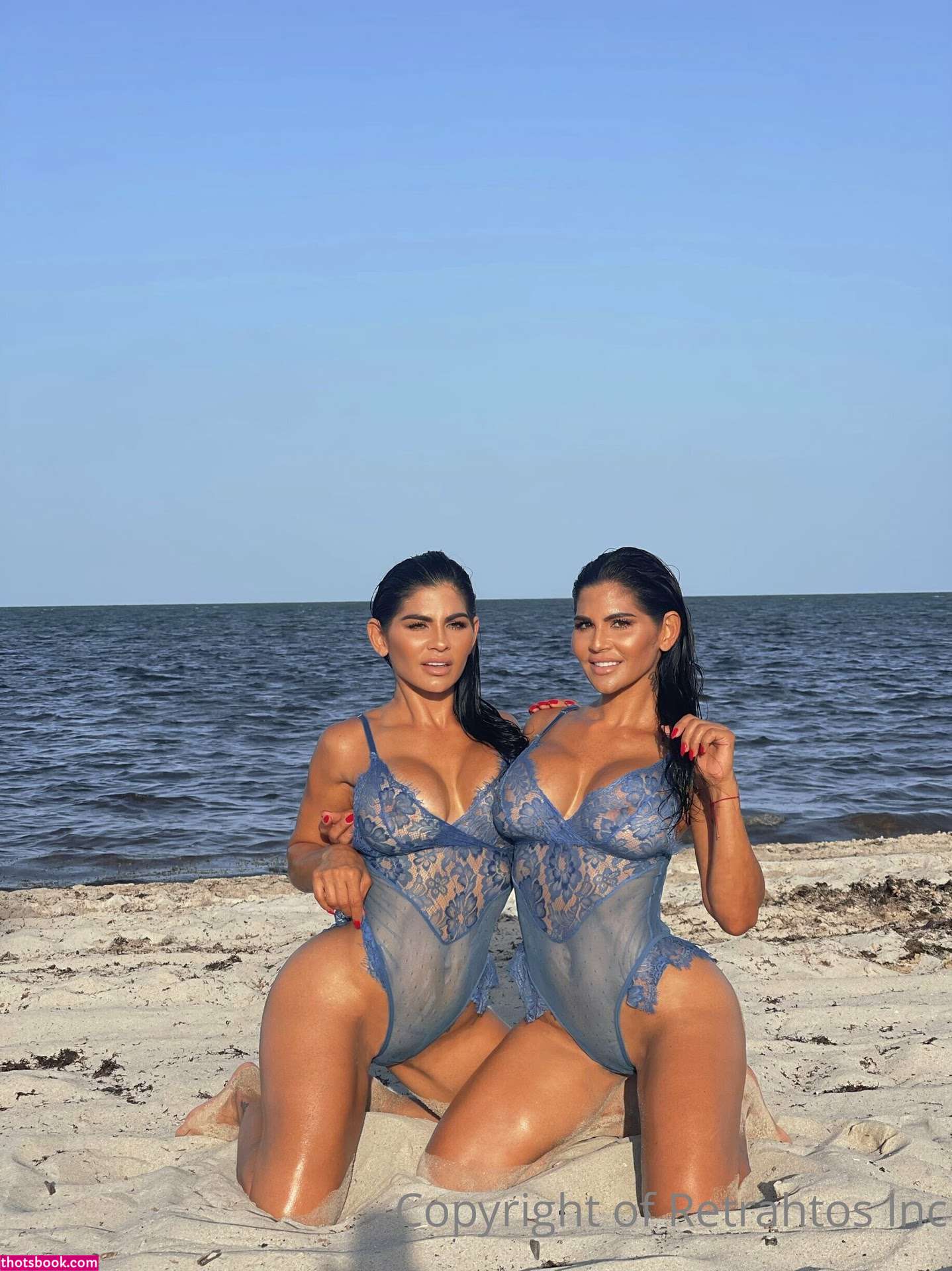 Twins Mailyn And Mailen Fernandez twinsmaimai Nude Leaks OnlyFans Photos #4 1454557