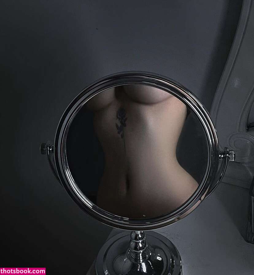 Veronica Lucifer Khuc Th Hng akashi yumi 3 Nude Leaks OnlyFans Photos #4 1454601