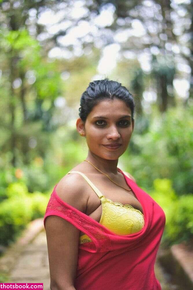 Resmi R Nair resminair Nude Leaks OnlyFans Photos #2 1507855