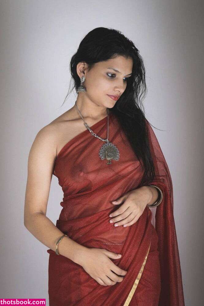 Resmi R Nair resminair Nude Leaks OnlyFans Photos #3 1507862