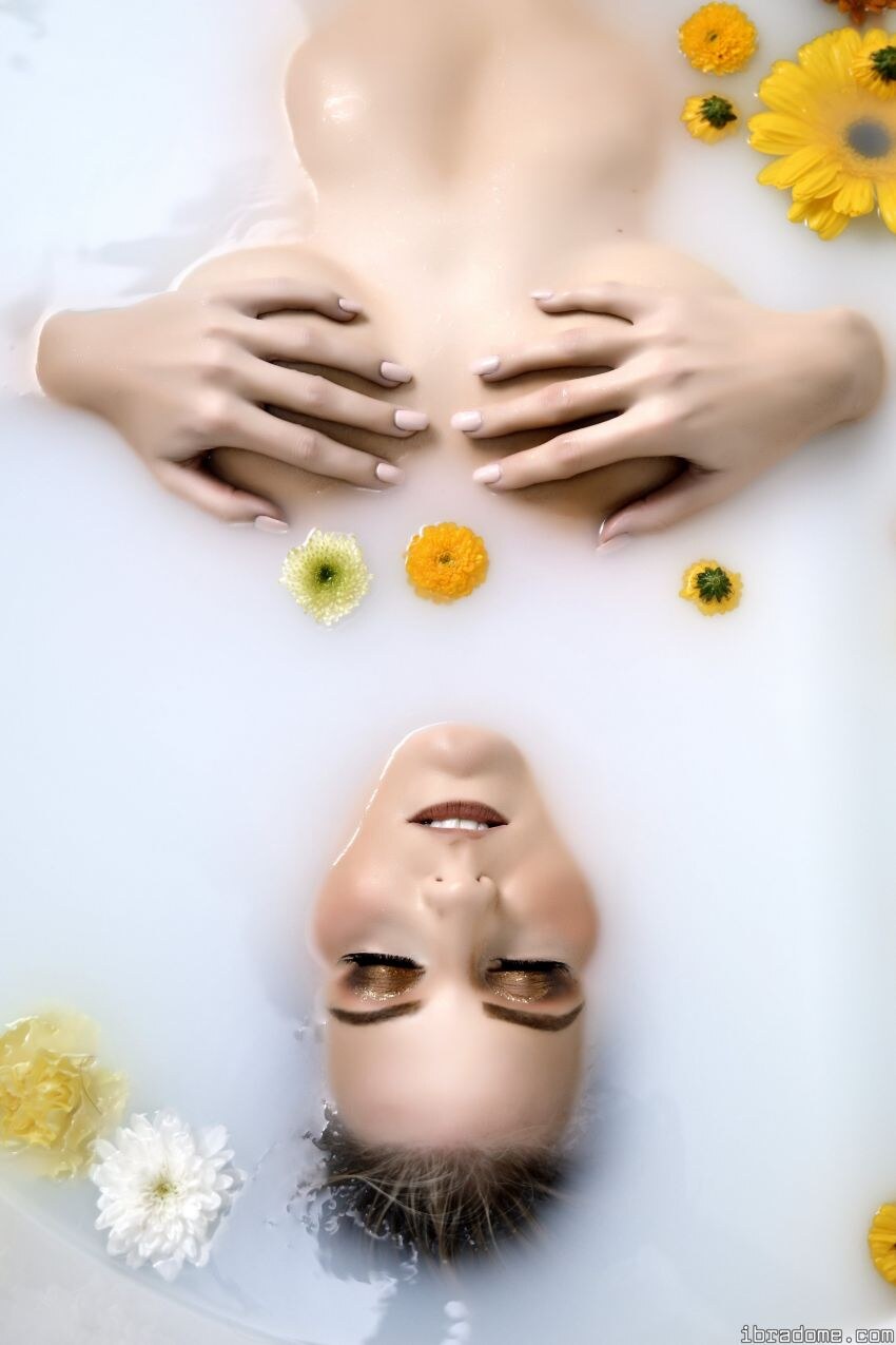 Kat Wonders Nude & Sexy Photos 38246