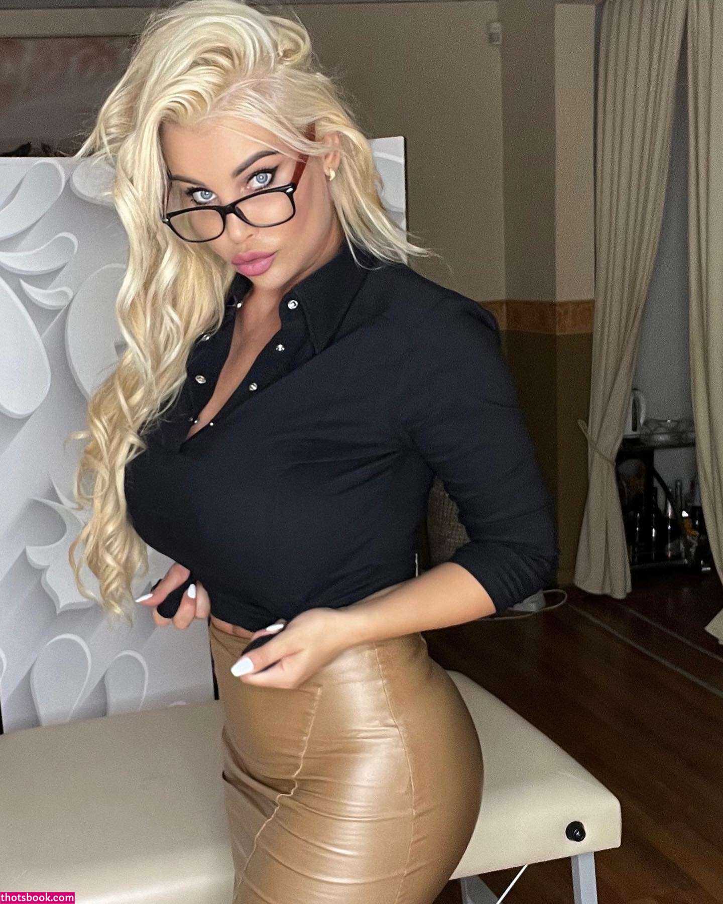 Mandity Izabella Nude OnlyFans Photos #3 774017