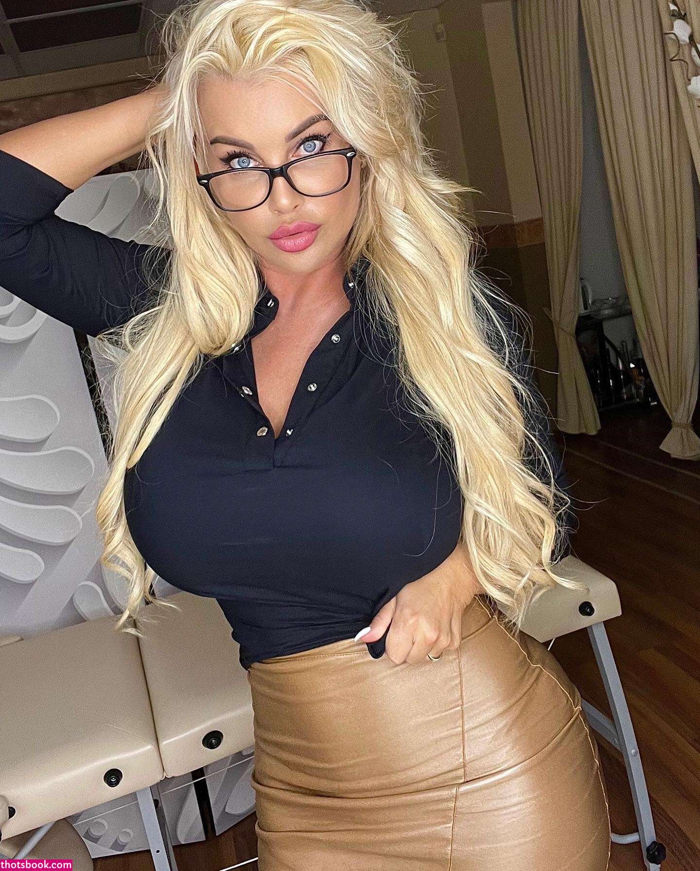 Mandity Izabella Nude OnlyFans Photos #3 774027