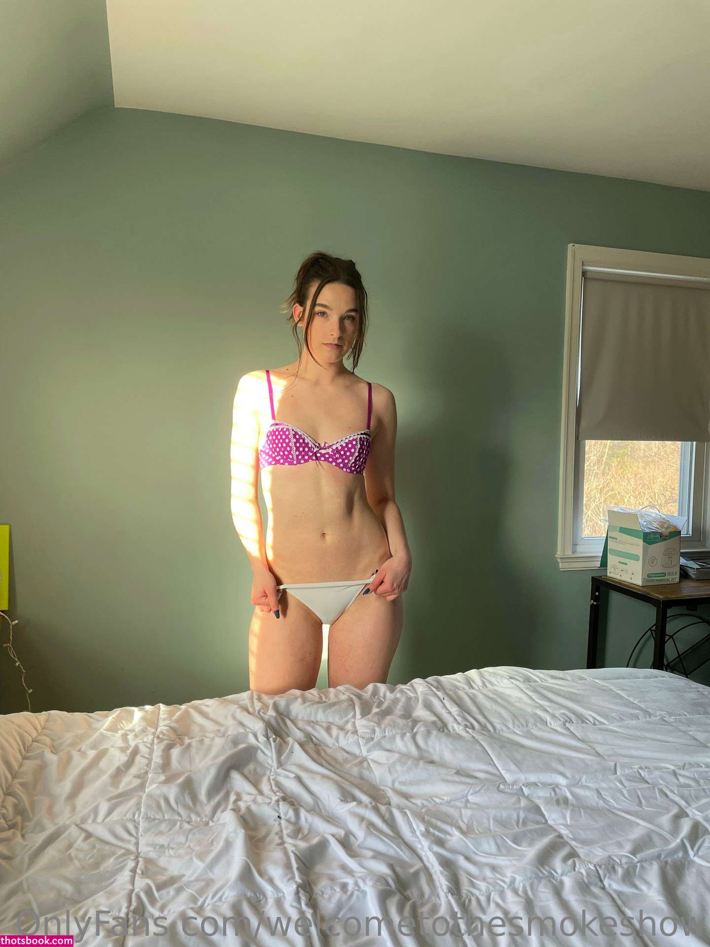 WelcomeToTheSmokeShow No Database 2048 Nude Leaks OnlyFans Photos #3 1580791