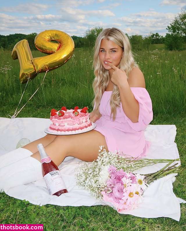 Baylee Cornell BayleeCornell Nude Leaks OnlyFns Photos #2 1593849