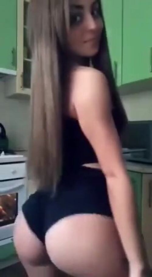 Tasya Mini Twerk