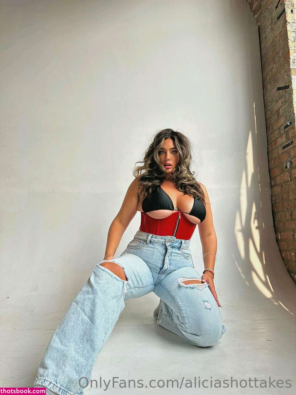 Aliciahottakes Livinlavialicia Nude OnlyFans Photos #3 379852