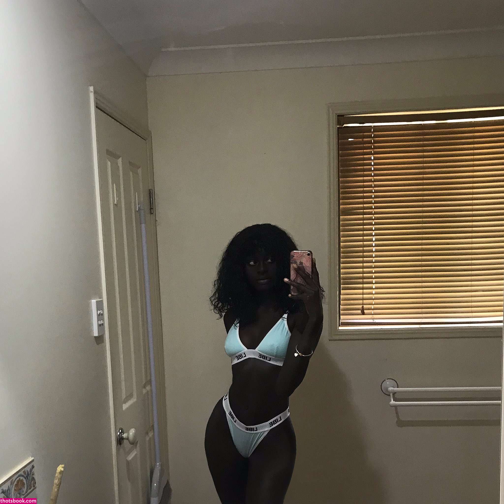 Anyang Deng Nude OnlyFans Photos #2 379894