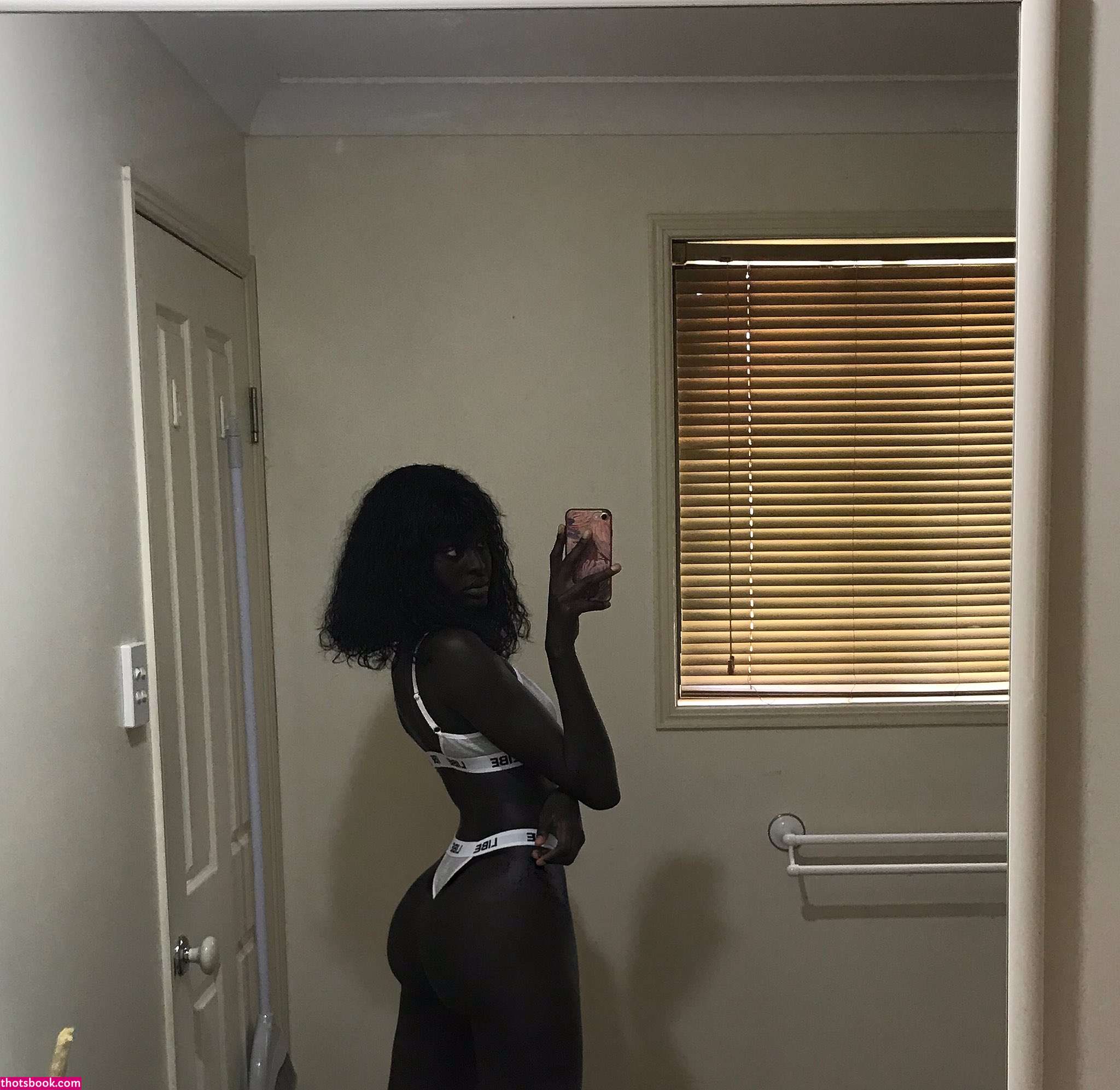 Anyang Deng Nude OnlyFans Photos #2 379897