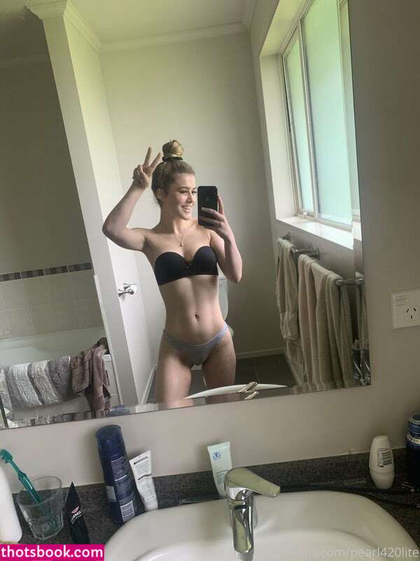Pearl420 Pearl420x Nude OnlyFans Photos #1 1230610