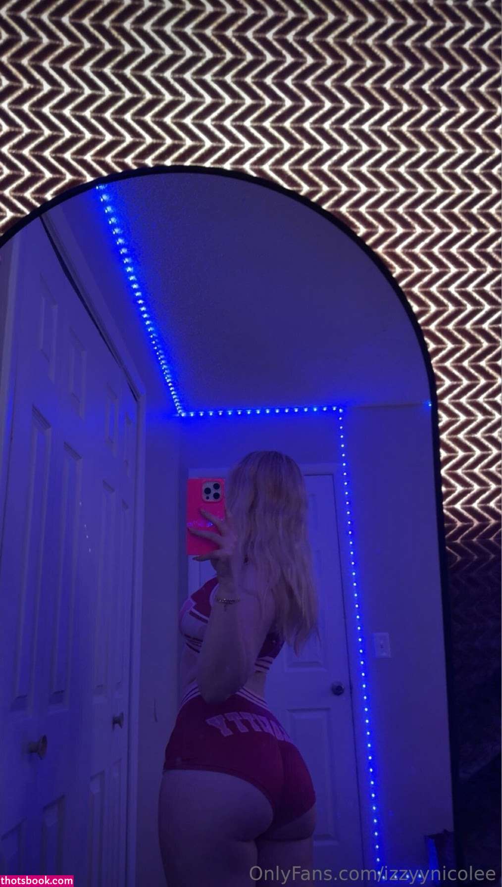 Izzy Nicole Izzyynicolee izzyluvaa lilyrose8009 Nude Leaks OnlyFans Photos #3 1827907