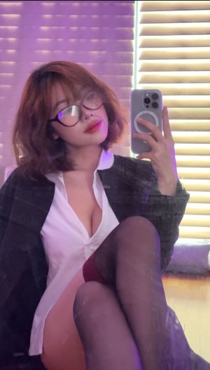 viviannn 67 Nude Leaks OnlyFans Photos #1