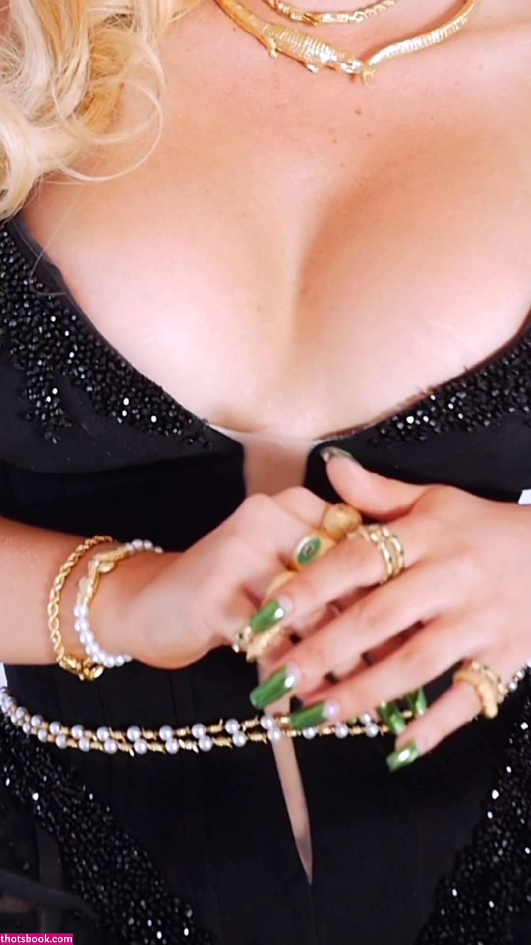 Bella Thorne Nude OnlyFans Photos #11 369836