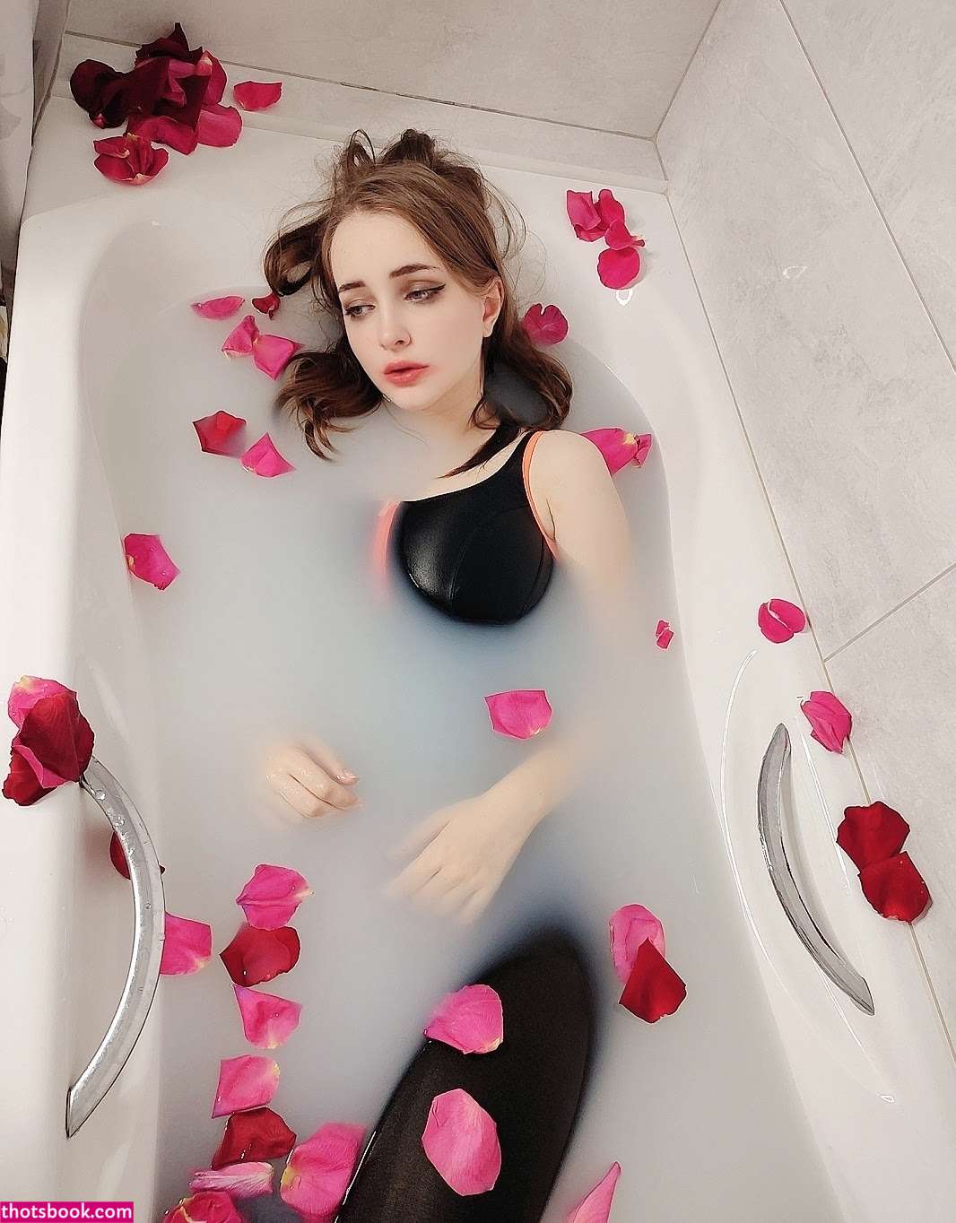 Anagoloh Nude Photos #8 343360