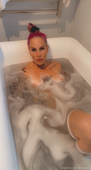 Bec Rawlings Nude OnlyFans Photos #2