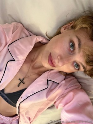 zoelarelles Nude Leaks OnlyFans Photos #1