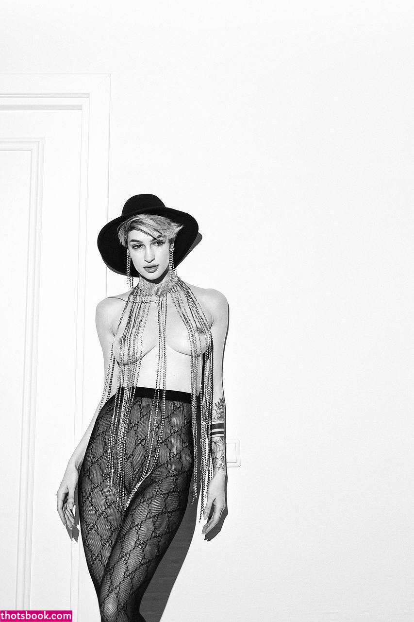 Vialentina Nude Photos #8 300568