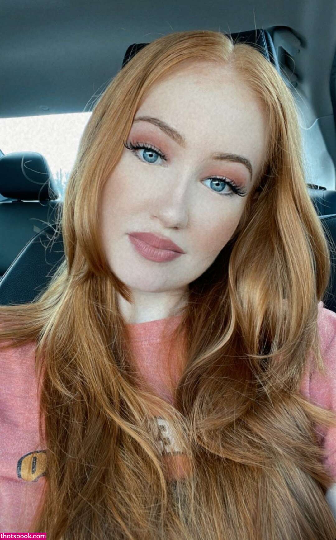 Iksnirub Twins Photos #3 280345