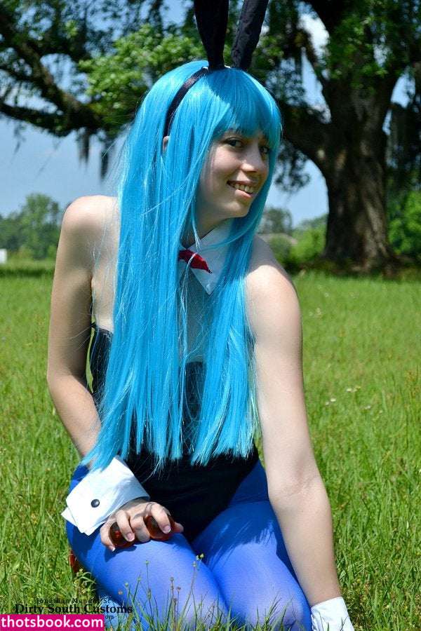 Uncanny Megan Nude Photos #15 298402